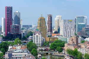 Rotterdam skyline, data distributie binnen de smart city, Streamr