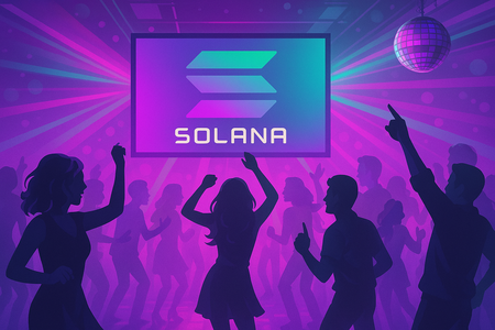 Mensen dansen in een discotheek voor een tv-scherm met het logo van Solana